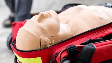 Festyn w Warcinie połączył zabawę z nauką ratowania życia. Na boisku padło 5 goli